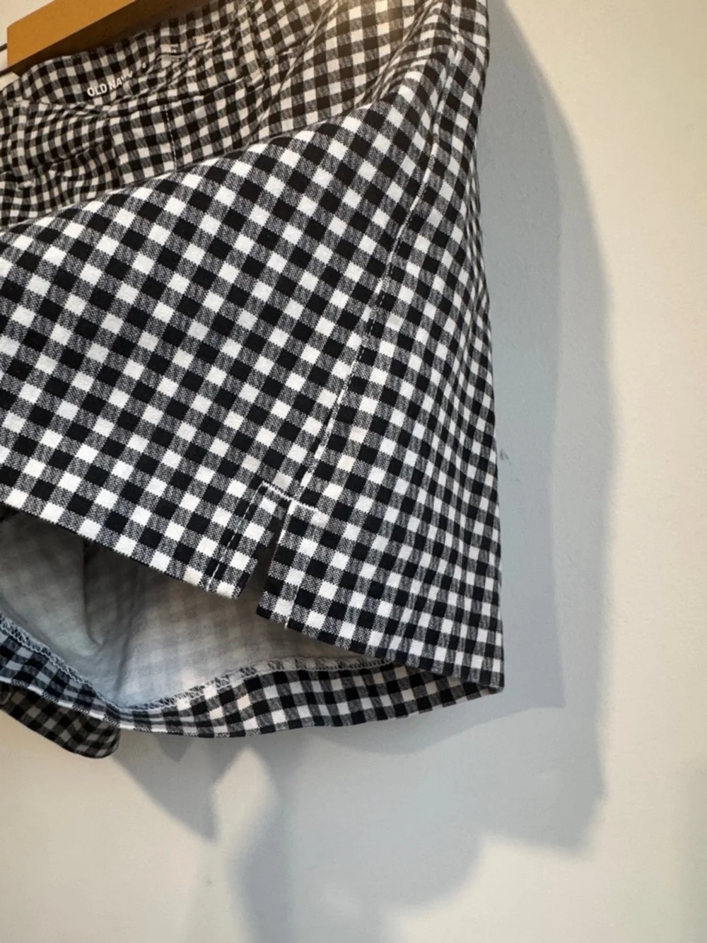 Old Navy Black and White Gingham Shorts - Picture 4 of 6